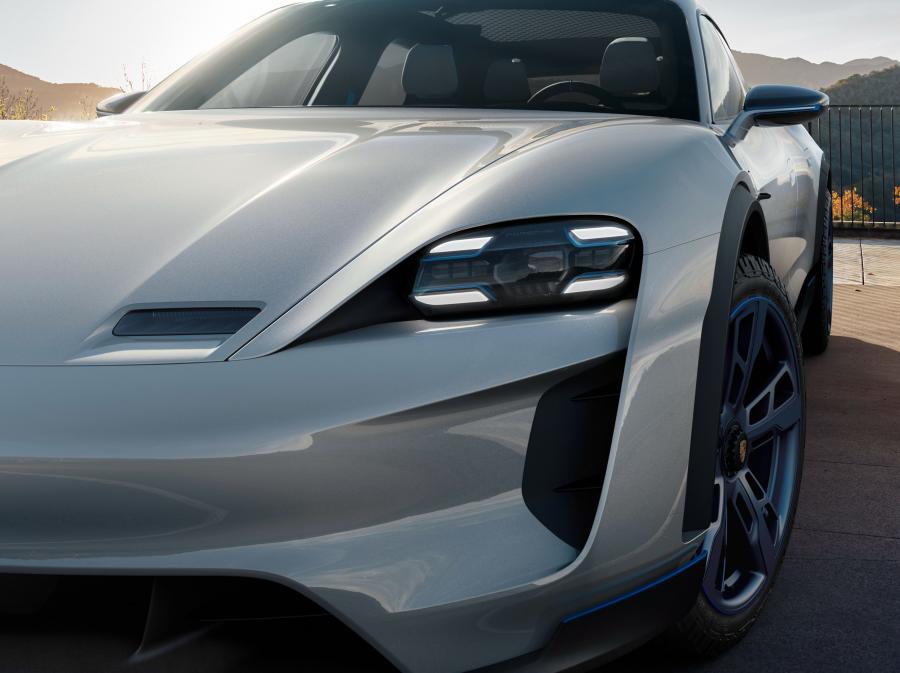 Детали экстерьера Porsche Mission E Cross Turismo 2018 года  (фото 7 из 66)